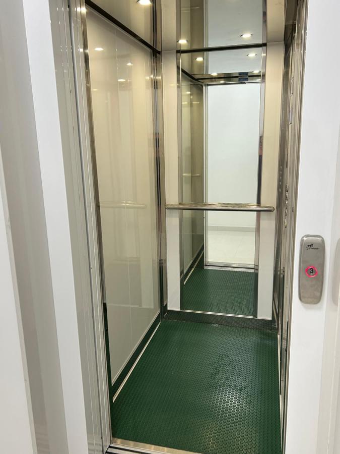 Central Modern Apartment Bari Kültér fotó