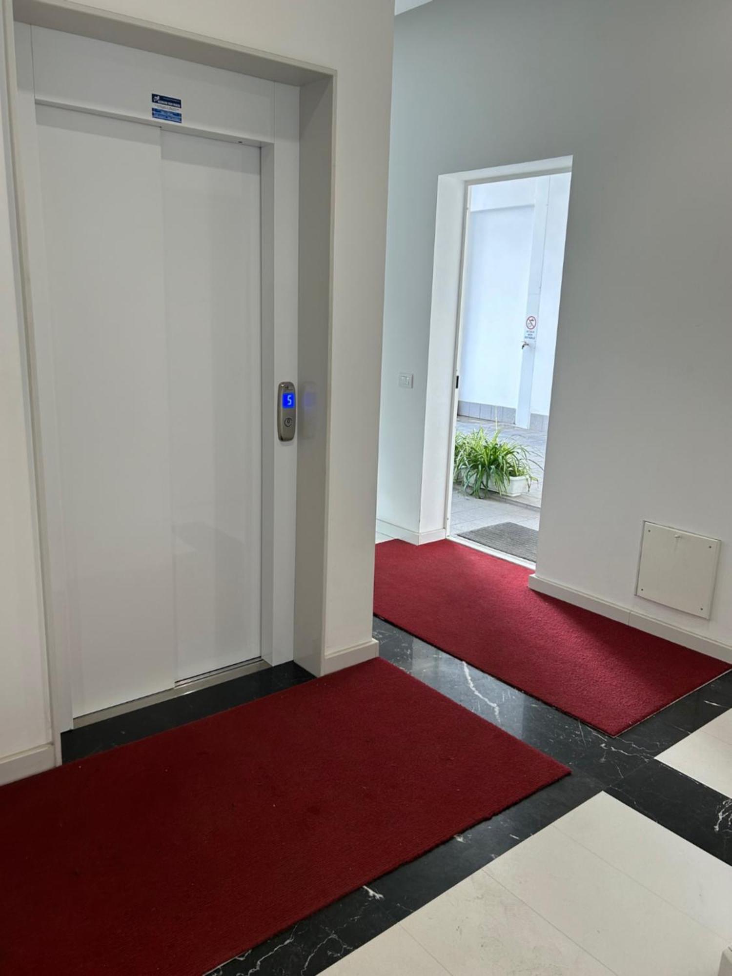 Central Modern Apartment Bari Kültér fotó